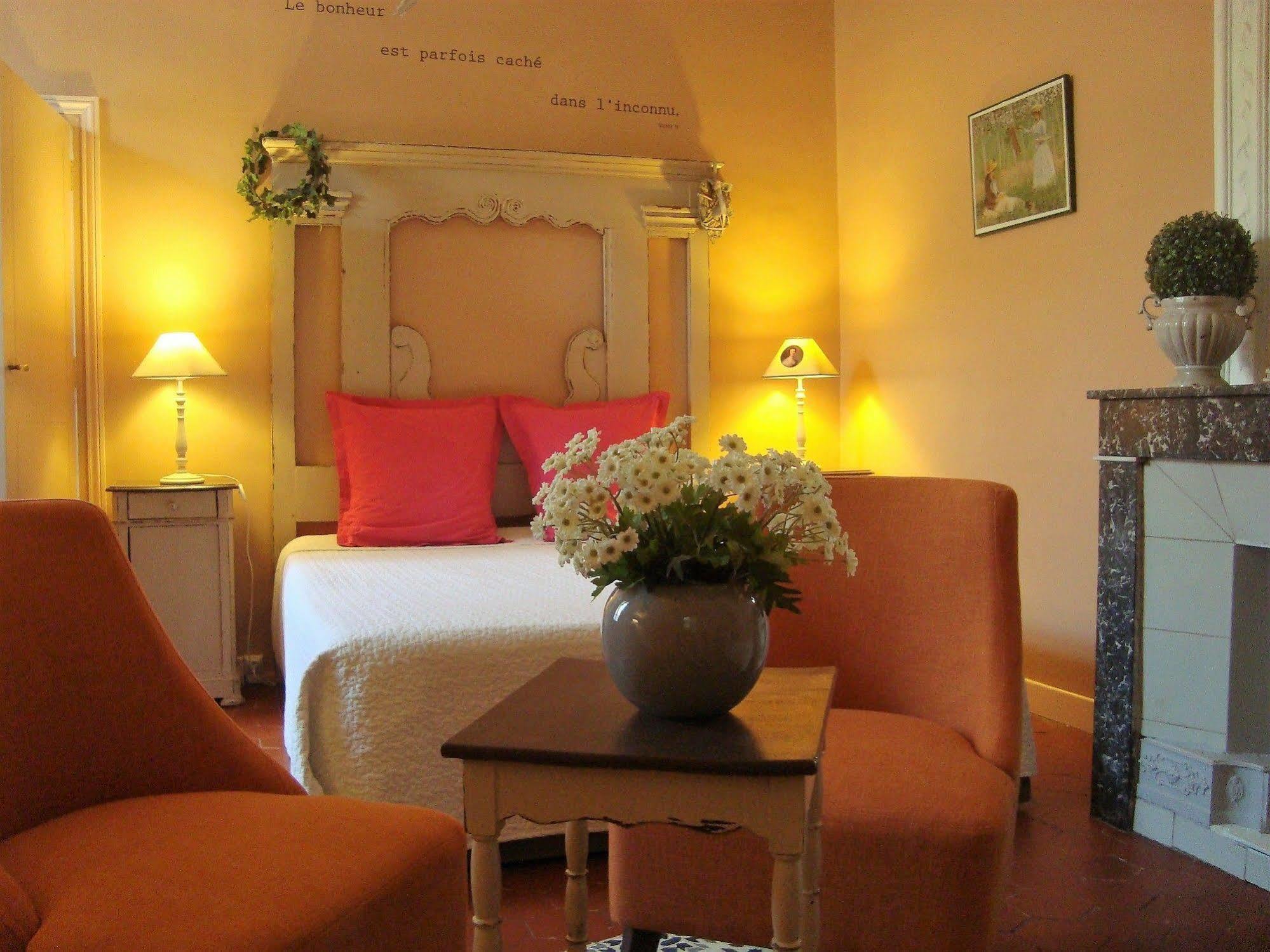 Bed And Breakfast Au Soleil Marsillargues ภายนอก รูปภาพ