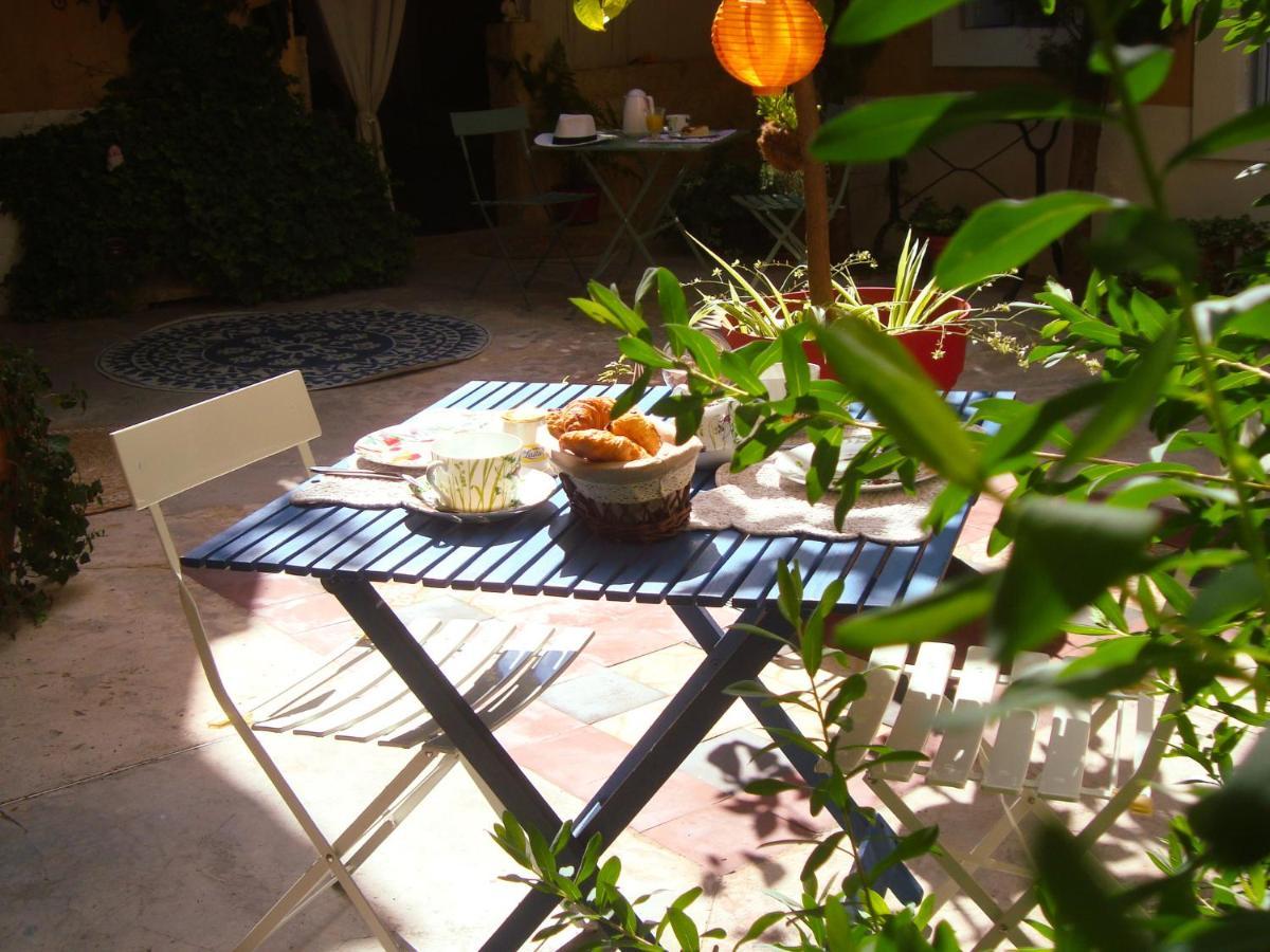 Bed And Breakfast Au Soleil Marsillargues ภายนอก รูปภาพ